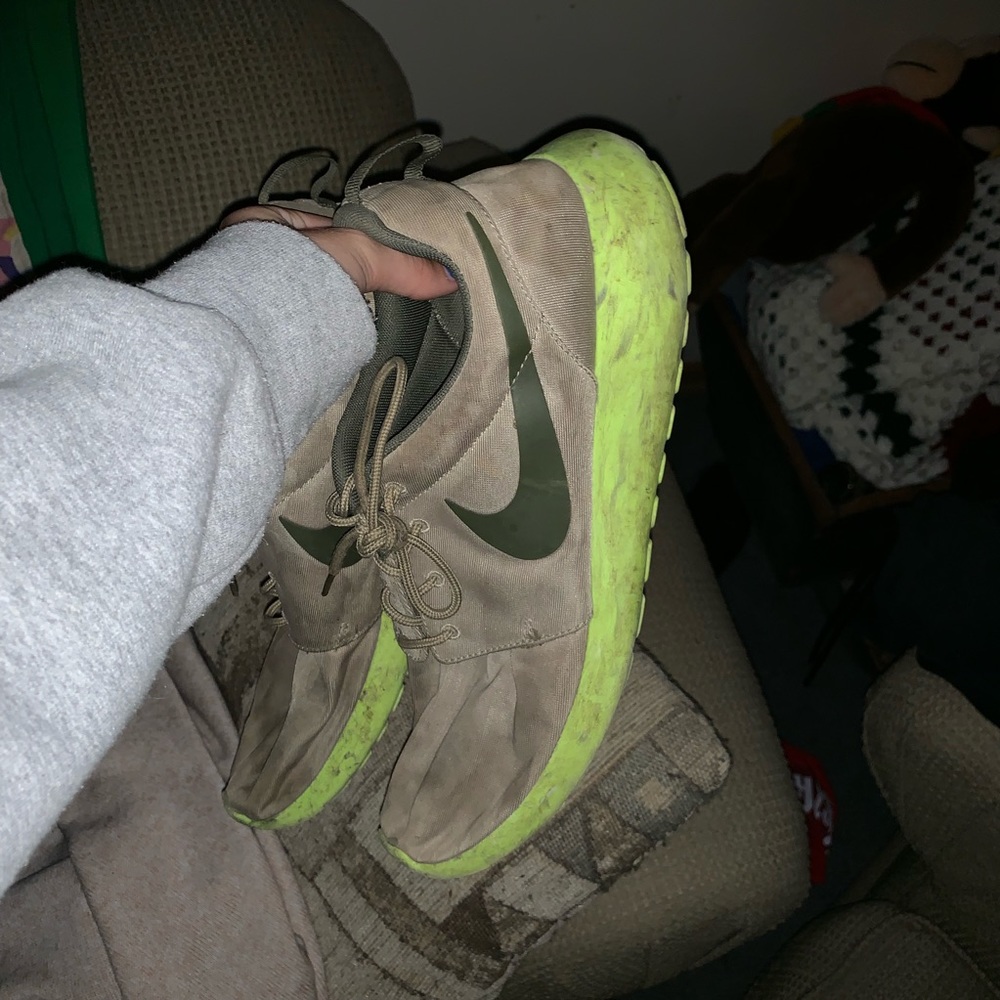 Nike Roshe shoes